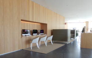 Melia Palma Kongresshotel Frühstücksraum und Lounge mit Internet-Stationen